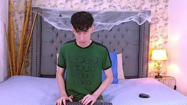 Luke Carter online show from October 8, 2025, 1:09 pm