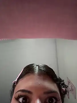 luluzinhax online show from April 9, 2026, 7:52 pm