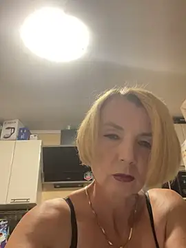 VasylynaLove421 online show from September 10, 2025, 7:14 pm