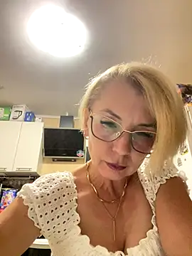 VasylynaLove421 online show from September 22, 2025, 6:54 pm