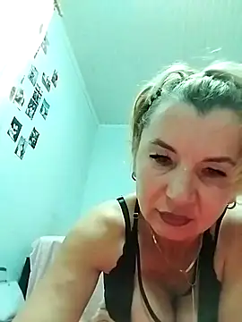 VasylynaLove421 online show from October 22, 2025, 9:14 pm