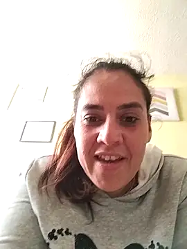 Snapshot of denissebombon chatting on February 1, 2026, 5:44 pm denissebombon online show from February 1, 2026, 5:44 pm