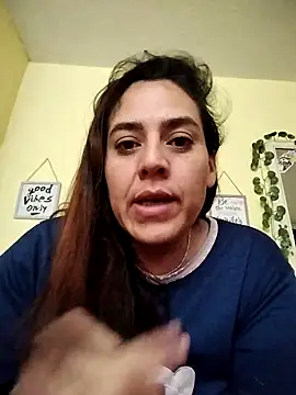 Snapshot of denissebombon chatting on February 2, 2026, 3:55 pm denissebombon online show from February 2, 2026, 3:55 pm