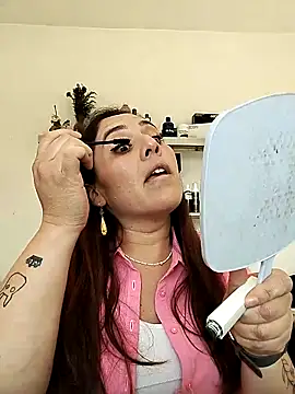 Snapshot of denissebombon chatting on February 4, 2026, 6:25 pm denissebombon online show from February 4, 2026, 6:25 pm