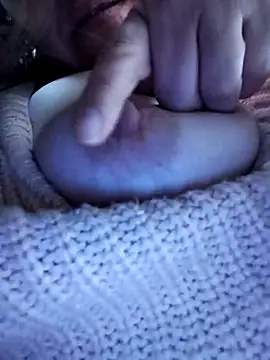 Snapshot of denissebombon chatting on February 5, 2026, 11:20 pm denissebombon online show from February 5, 2026, 11:20 pm