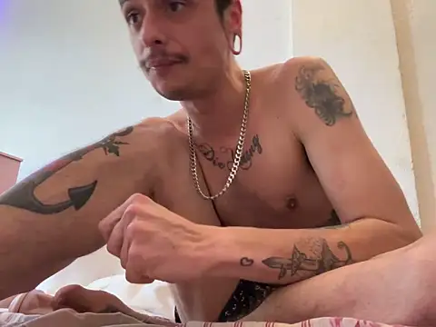 chrisalmeid  online show from October 13, 2025, 8:20 pm