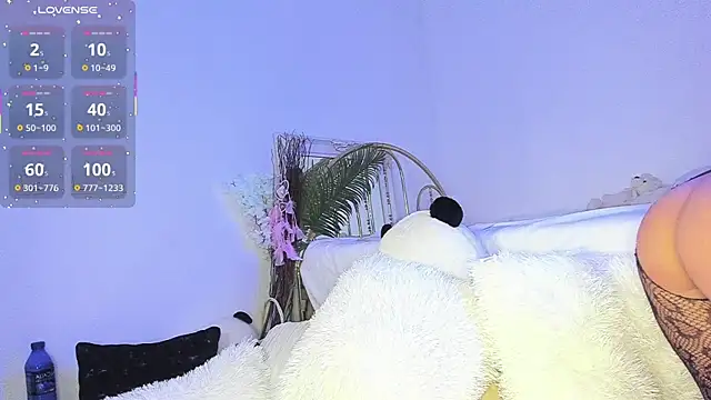 BettyKristal online show from October 17, 2025, 3:25 pm