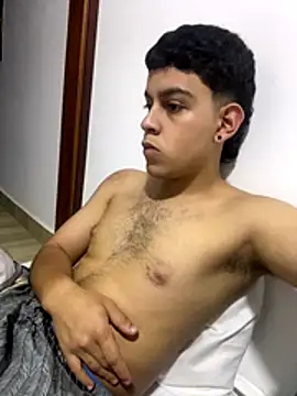 Snapshot of Young_handsome chatting on November 27, 2025, 1:29 am Young handsome online show from November 27, 2025, 1:29 am