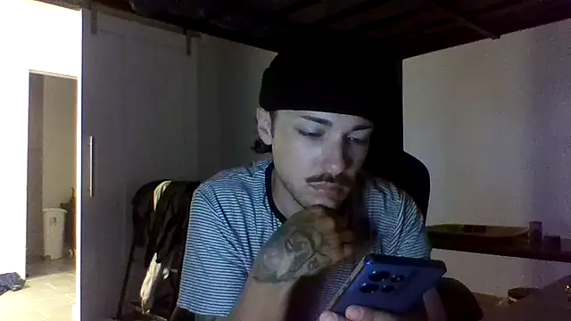Snapshot of Jbenz420 chatting on June 25, 2026, 5:06 pm Jbenz420 online show from June 25, 2026, 5:06 pm