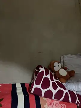 Bear-cute00 online show from September 19, 2025, 3:02 pm