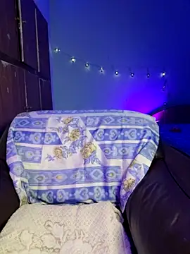 royeoy22 online show from September 28, 2025, 3:28 pm