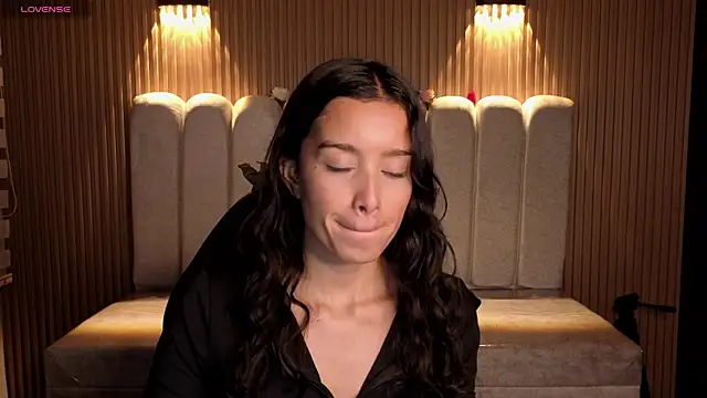  Mia Evans 1 online show from March 31, 2026, 8:09 pm