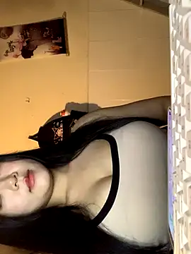 NanaaBae online show from November 14, 2025, 6:39 pm
