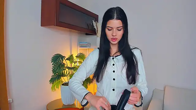 JoCauterucci online show from September 27, 2025, 7:24 am