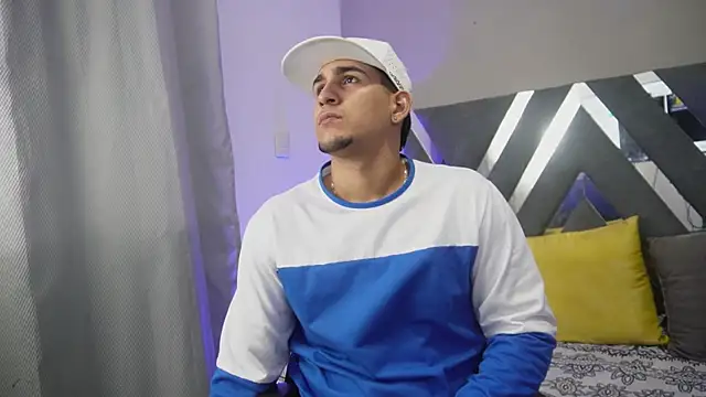 massimo vidal  online show from October 4, 2025, 3:37 am