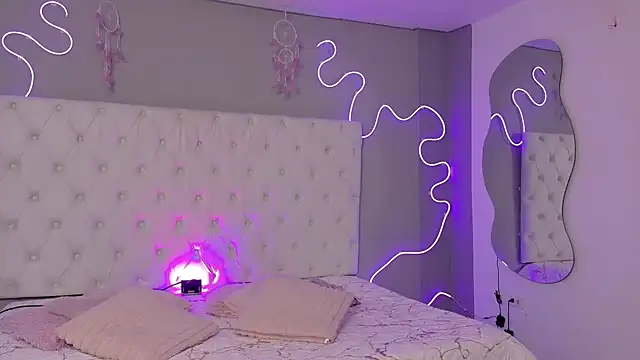 Emma visconti online show from November 26, 2025, 12:39 pm