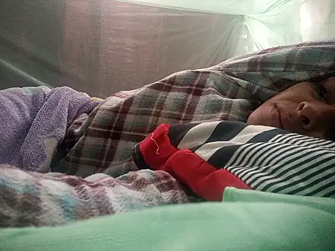 Snapshot of SaraBust chatting on September 20, 2025, 1:56 pm SaraBust online show from September 20, 2025, 1:56 pm