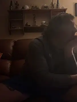 Snapshot of Stephanie1984 chatting on April 8, 2026, 1:05 am Stephanie1984 online show from April 8, 2026, 1:05 am