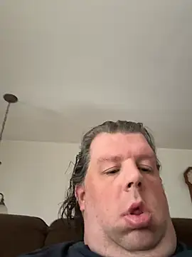 Snapshot of Stephanie1984 chatting on April 9, 2026, 11:59 am Stephanie1984 online show from April 9, 2026, 11:59 am