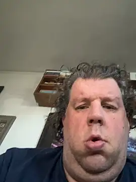 Snapshot of Stephanie1984 chatting on April 10, 2026, 5:39 pm Stephanie1984 online show from April 10, 2026, 5:39 pm