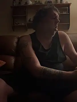 Snapshot of Stephanie1984 chatting on April 12, 2026, 3:33 am Stephanie1984 online show from April 12, 2026, 3:33 am