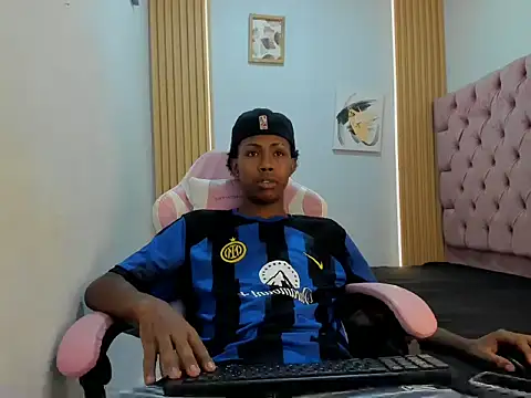 Snapshot of Jax_Maliq chatting on October 10, 2025, 1:37 am Jax Maliq online show from October 10, 2025, 1:37 am