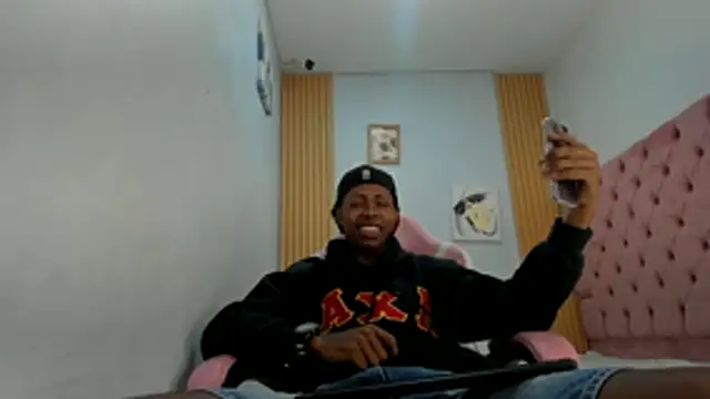 Snapshot of Jax_Maliq chatting on October 15, 2025, 5:57 pm Jax Maliq online show from October 15, 2025, 5:57 pm