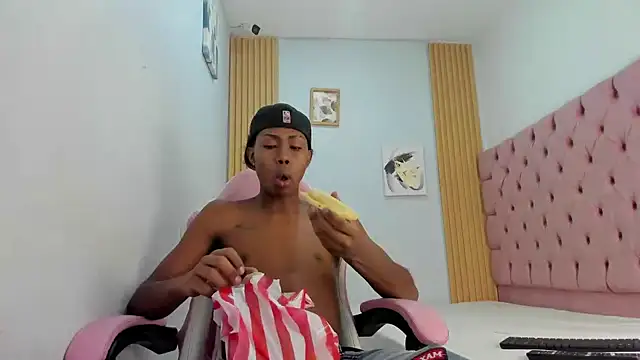 Jax Maliq online show from October 30, 2025, 2:24 am