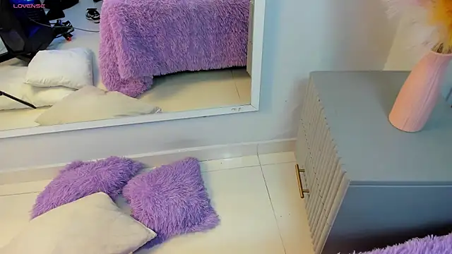 Mia Valentine  online show from February 2, 2026, 8:07 pm