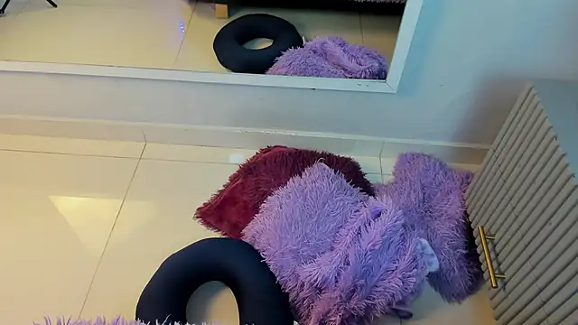 Mia Valentine  online show from April 14, 2026, 8:04 pm