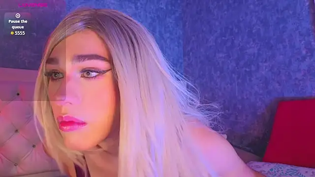 Snapshot of saraah_queen1 chatting on October 29, 2025, 5:10 am saraah queen1 online show from October 29, 2025, 5:10 am