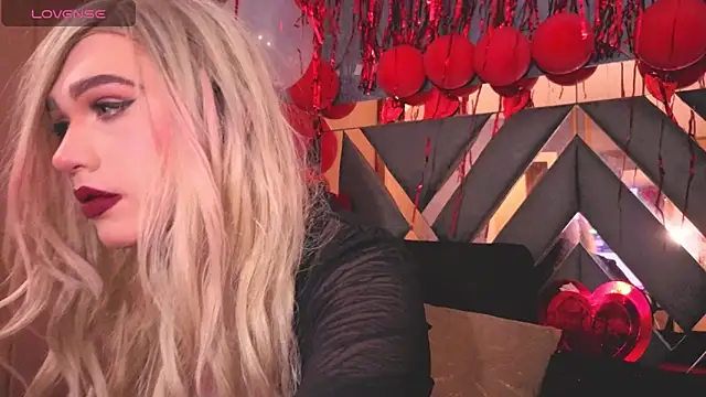 Snapshot of saraah_queen1 chatting on February 14, 2026, 4:09 am saraah queen1 online show from February 14, 2026, 4:09 am