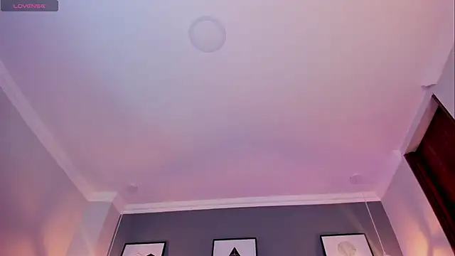 Nina Ford online show from January 6, 2026, 3:32 am