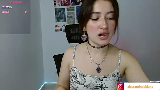 AlessandraLB online show from September 18, 2025, 10:39 am