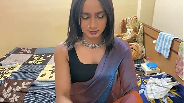 Snapshot of LuvLayla chatting on February 8, 2026, 3:37 pm LuvLayla online show from February 8, 2026, 3:37 pm