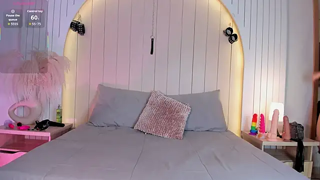 ALICESANDOVAL online show from March 18, 2026, 11:46 am