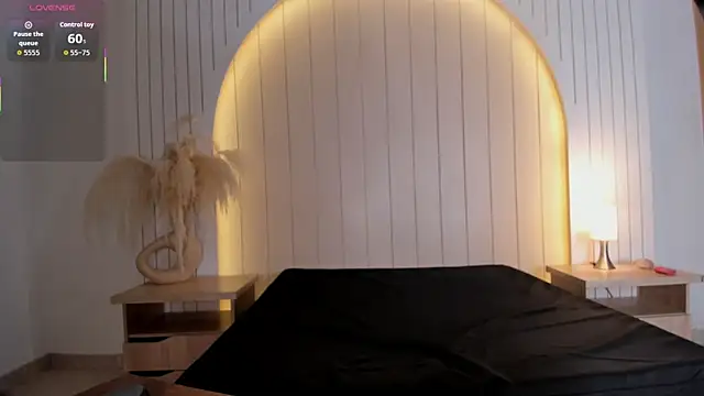 ALICESANDOVAL online show from April 12, 2026, 11:15 am