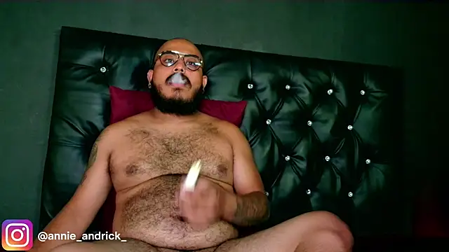  leda swan  online show from December 19, 2025, 1:29 pm