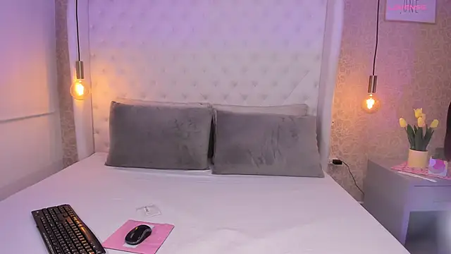 annie clarkson online show from October 6, 2025, 6:38 pm