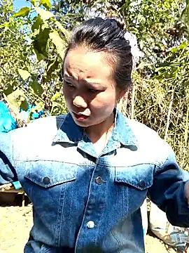 liu-liusexy online show from December 19, 2025, 3:46 am