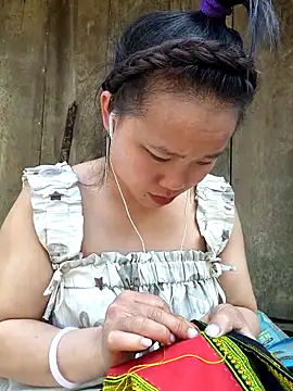 liu-liusexy online show from March 2, 2026, 7:15 am