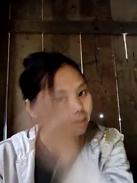 omiu-baby online show from December 4, 2025, 2:32 am