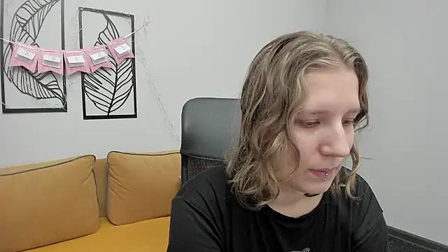 Hailey Foxy online show from February 13, 2026, 12:01 pm