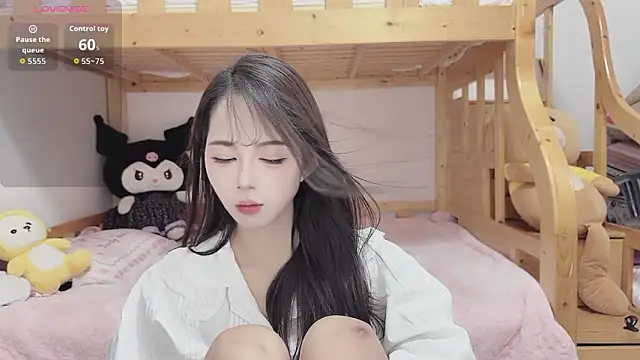 Sue101010 online show from September 24, 2025, 7:44 am