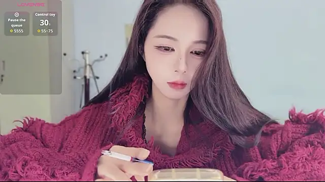 Sue101010 online show from November 23, 2025, 5:46 pm