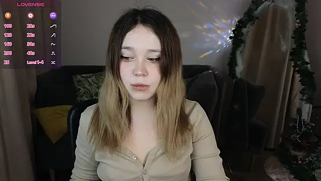 Lina Glow online show from December 21, 2025, 6:42 am