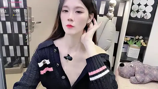 Yueyue-MM online show from November 27, 2025, 1:57 pm