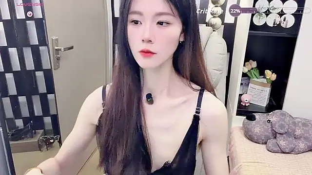 Yueyue-MM online show from May 31, 2026, 10:33 pm