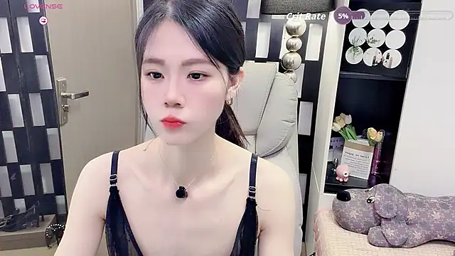 Snapshot of Yueyue-MM chatting on June 3, 2026, 12:35 am Yueyue-MM online show from June 3, 2026, 12:35 am