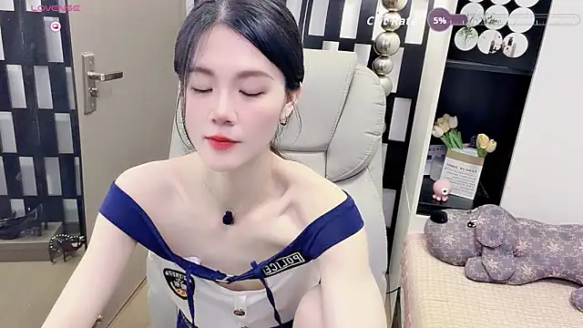 Snapshot of Yueyue-MM chatting on June 4, 2026, 2:45 pm Yueyue-MM online show from June 4, 2026, 2:45 pm